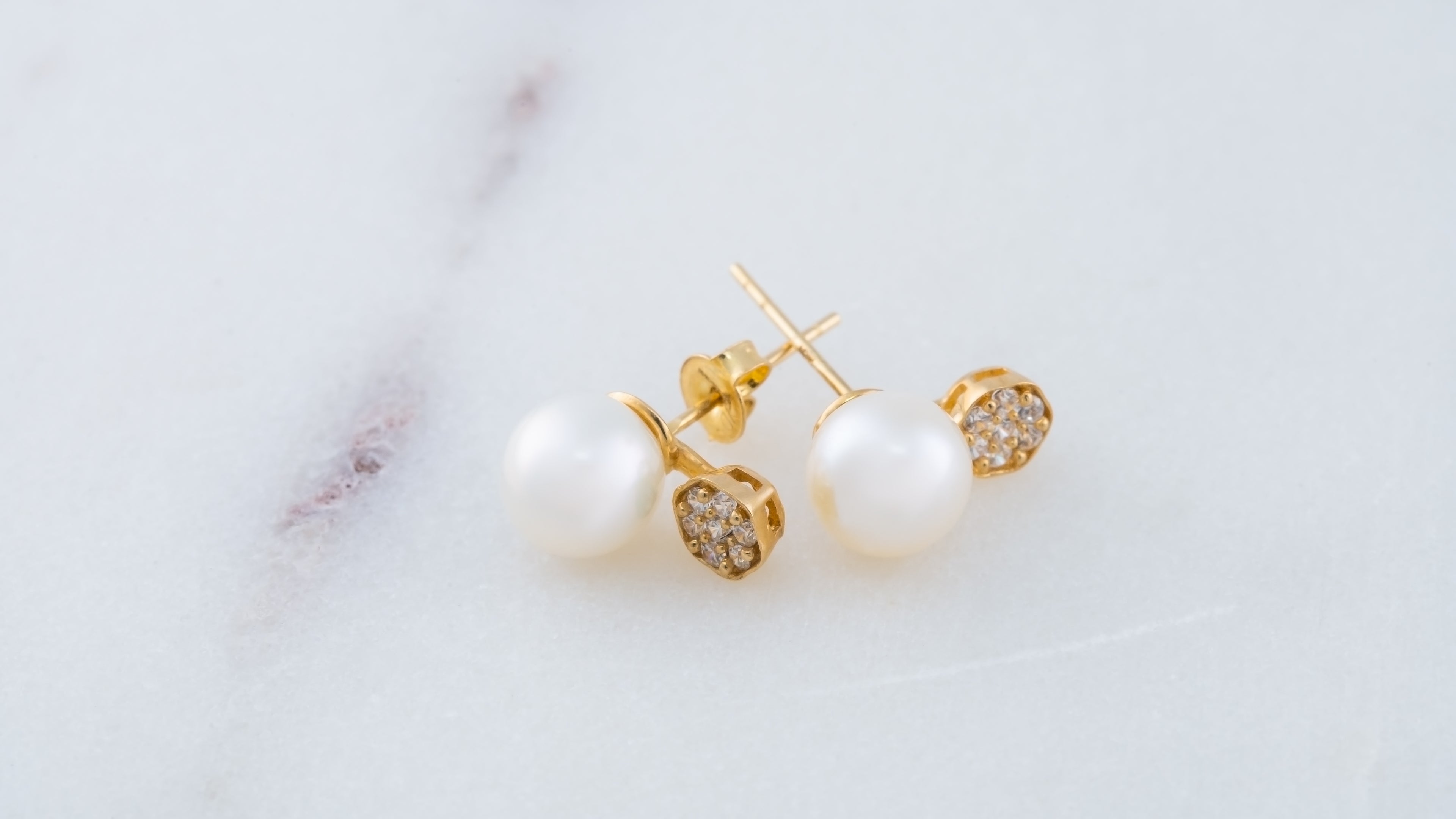 Aretes Perla con Circonia