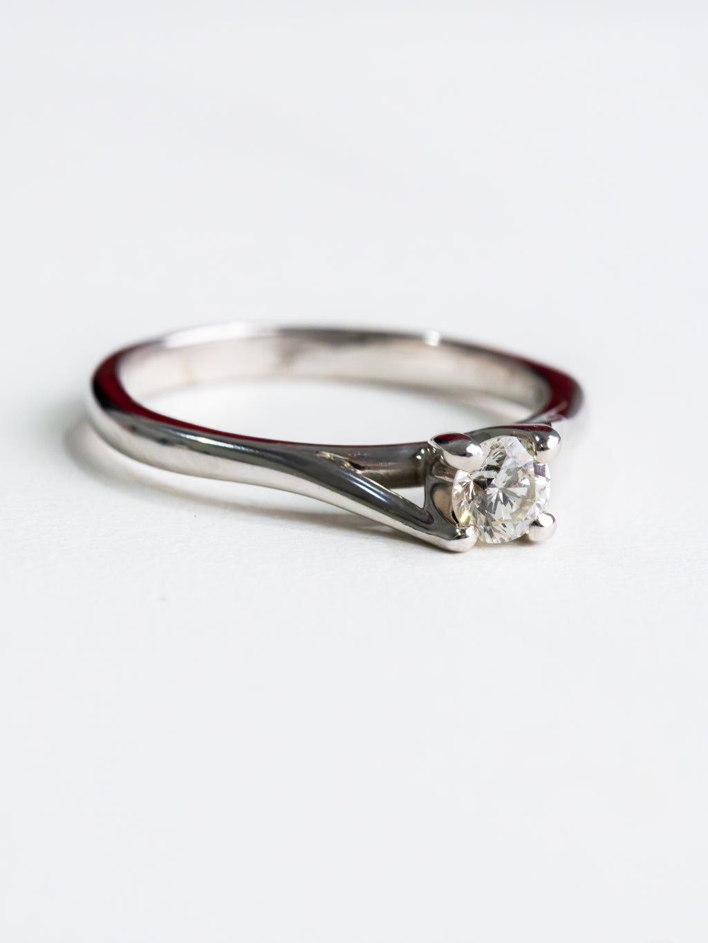 Anillo Solitario 14K
