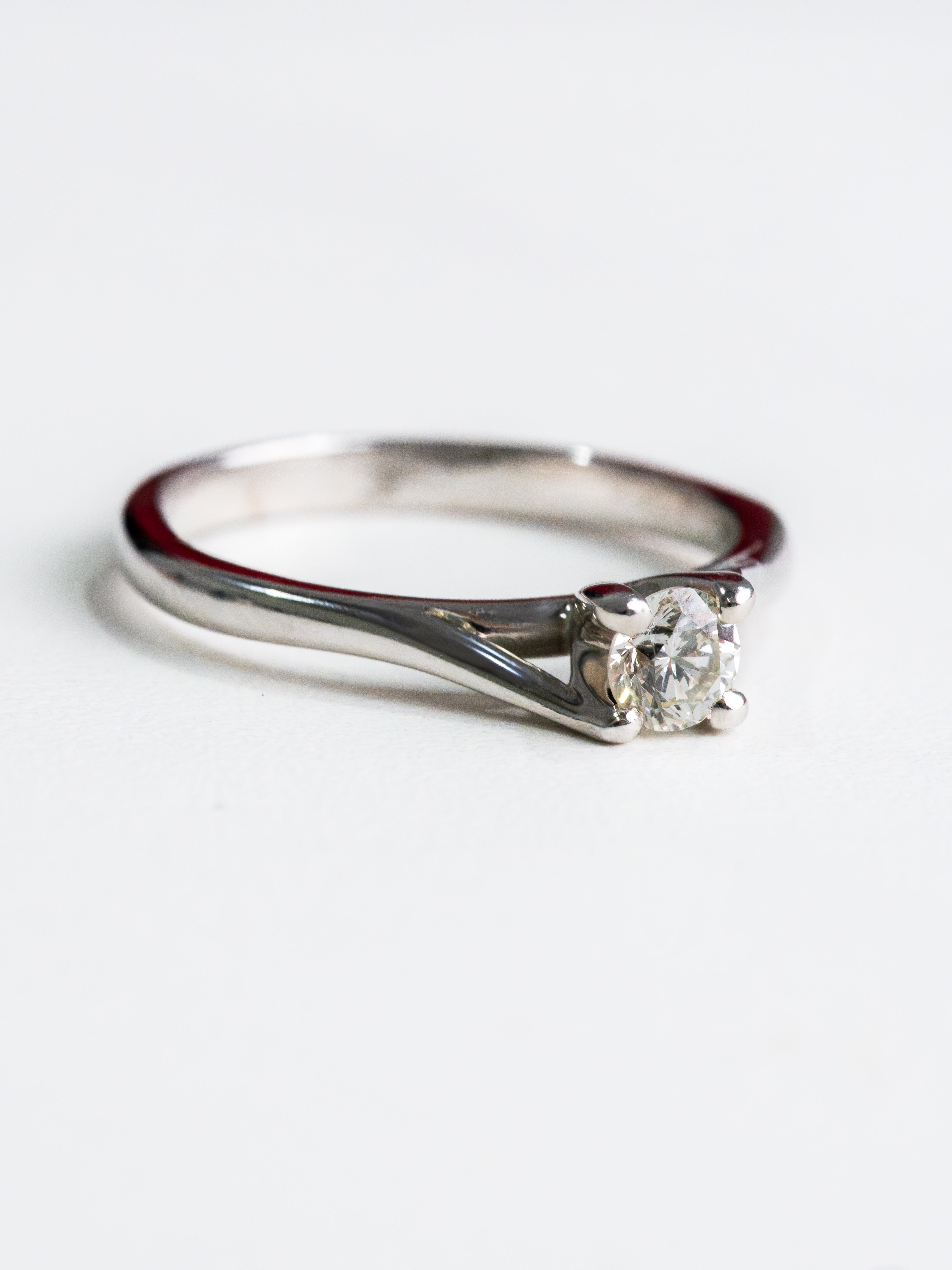 Anillo Solitario 14K
