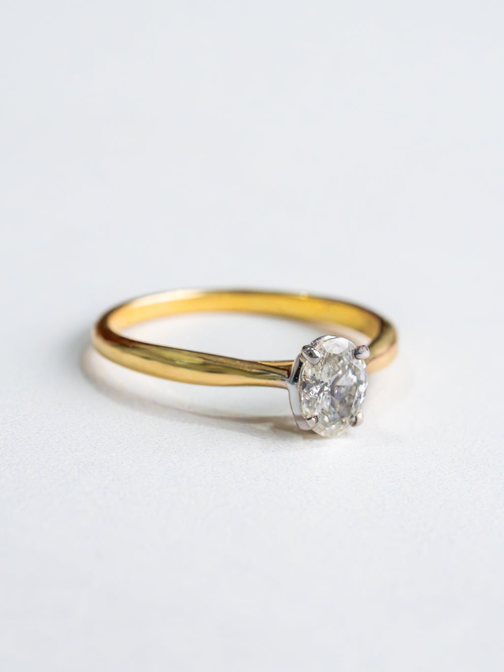 Anillo Corte Ovalado 14k