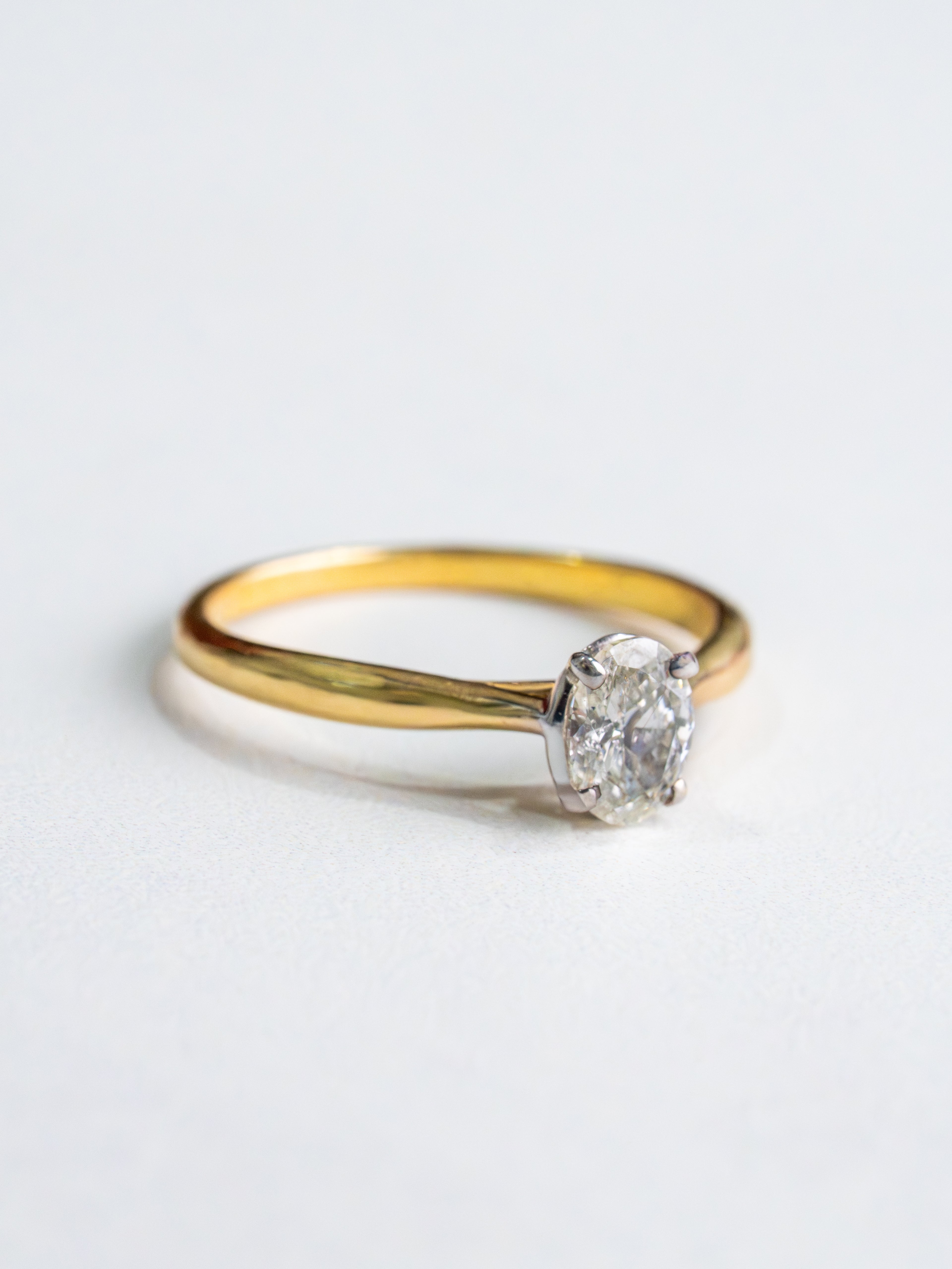 Anillo Corte Ovalado 14k
