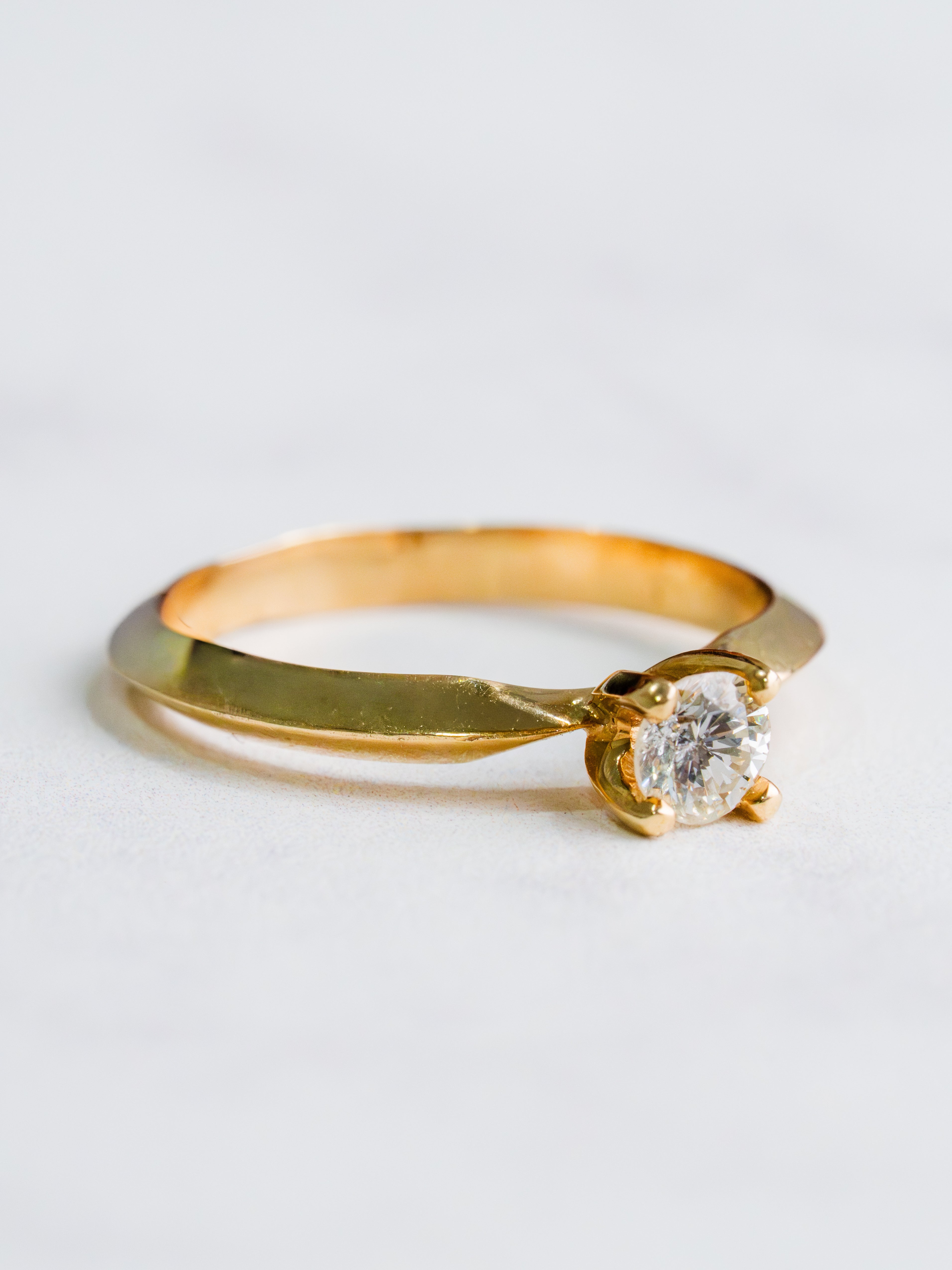 Anillo Solitario Oro Amarillo