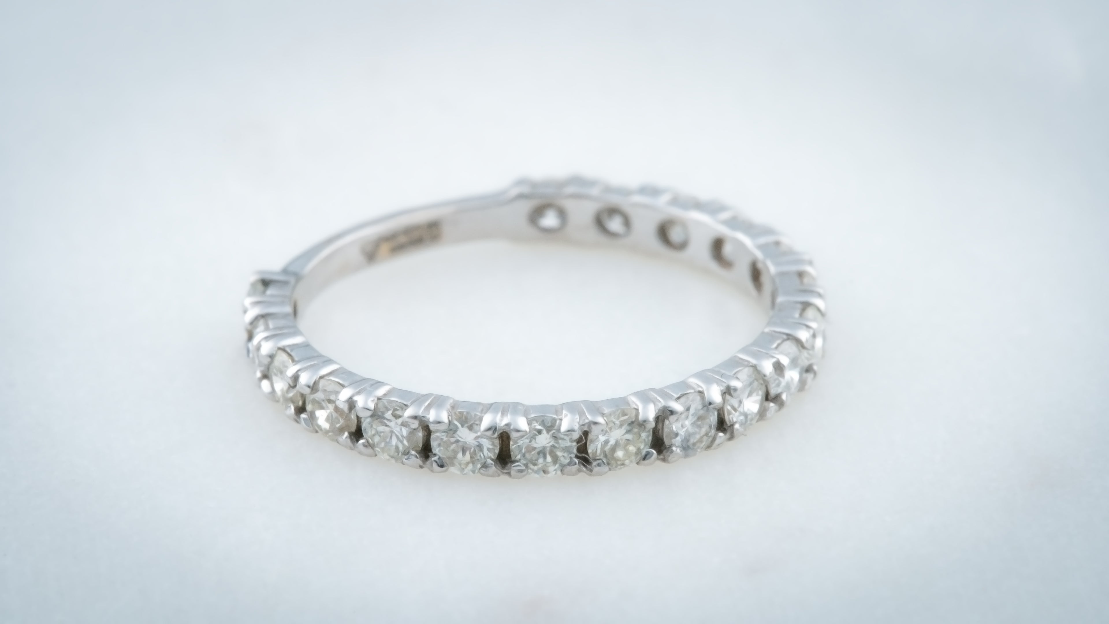 Anillo Eternity Diamant
