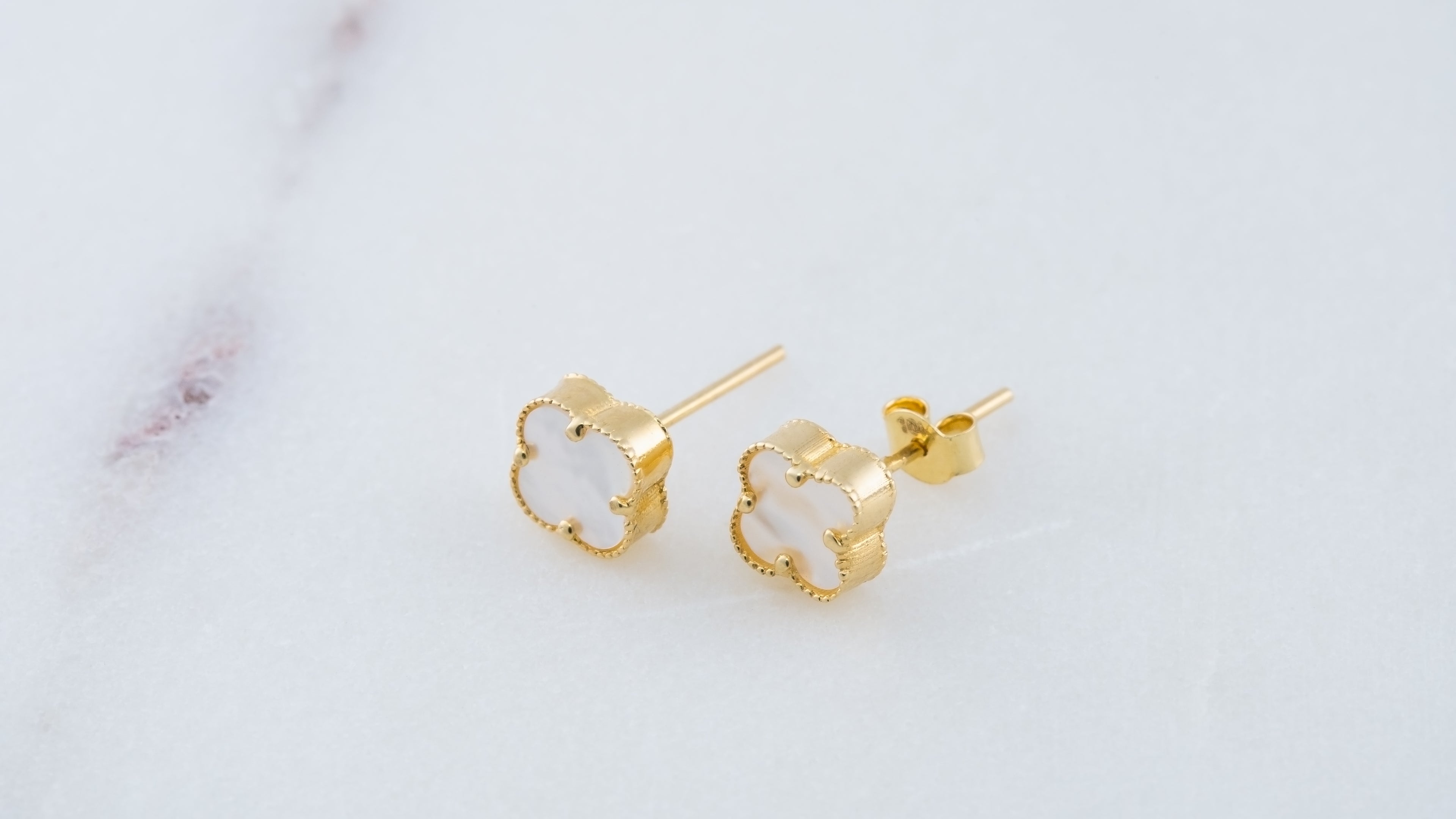 Aretes Van Cleef de Oro de 14K